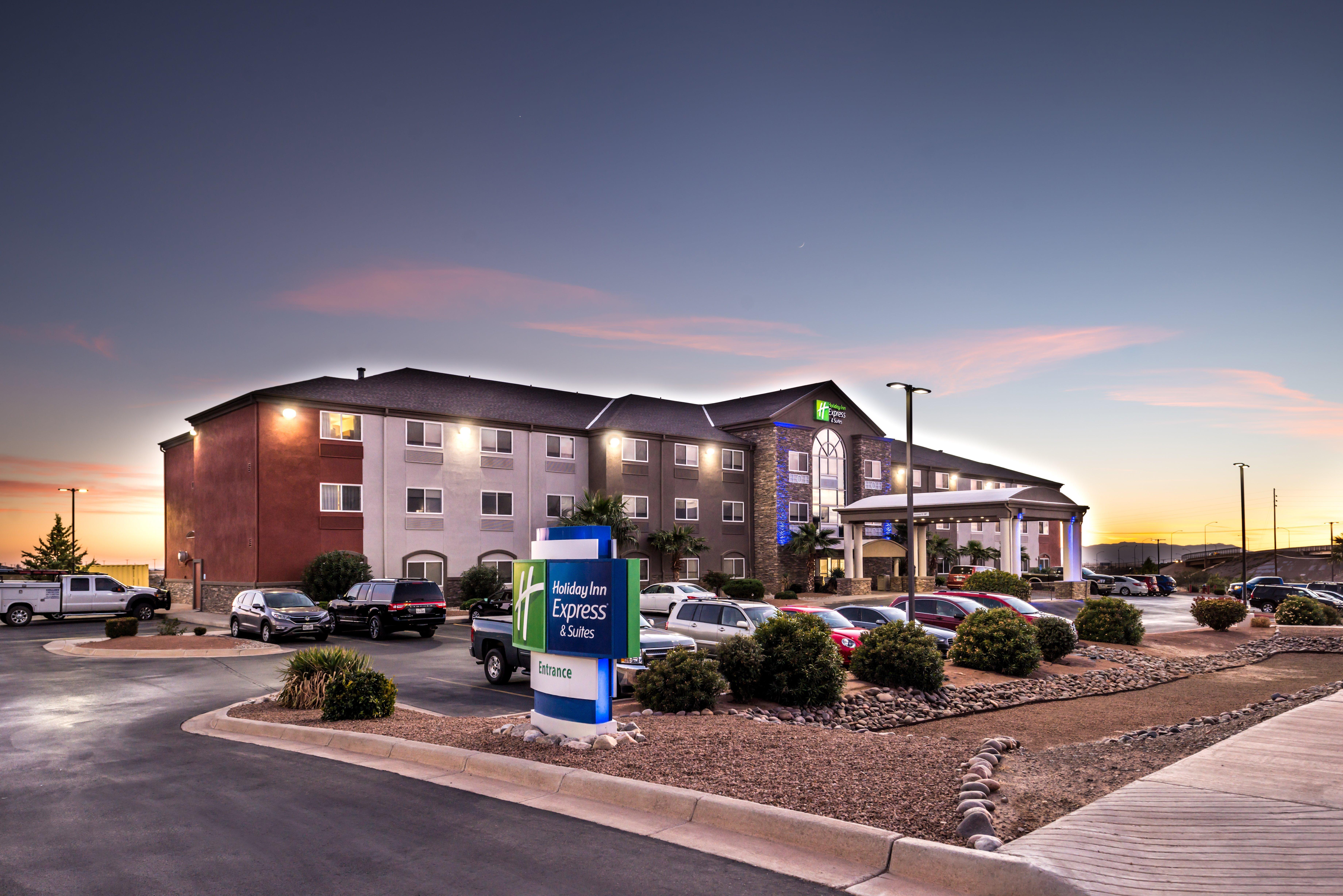 Holiday Inn Express & Suites Alamogordo Highway 54/70 By Ihg Buitenkant foto