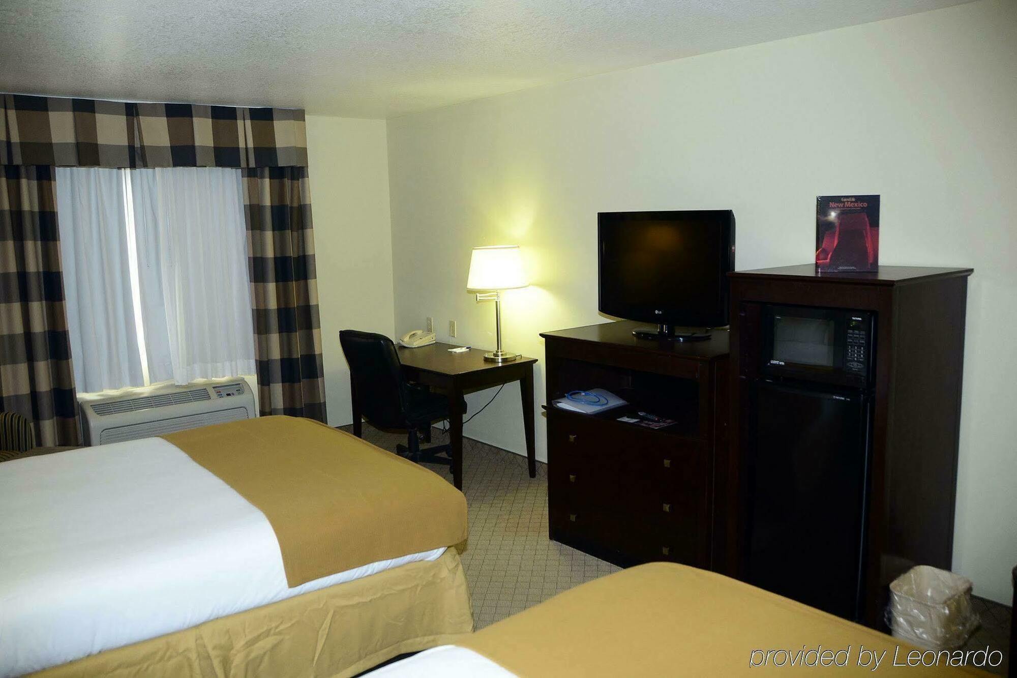 Holiday Inn Express & Suites Alamogordo Highway 54/70 By Ihg Kamer foto